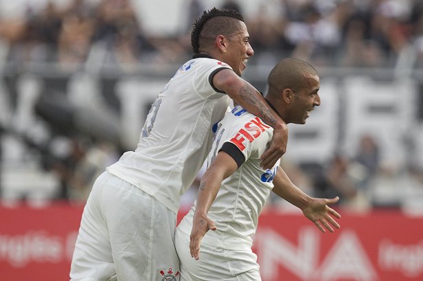 Durante a partida entre Ponte Preta x Corinthians realizada esta tarde no estádio Moisés Licarelli, em Campinas, jogo válido pelas oitavas de final do Campeonato Paulista de 2013