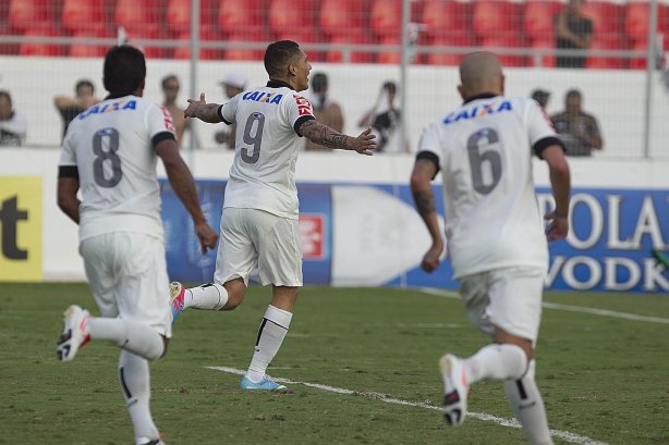 Durante a partida entre Ponte Preta x Corinthians realizada esta tarde no estádio Moisés Licarelli, em Campinas, jogo válido pelas oitavas de final do Campeonato Paulista de 2013