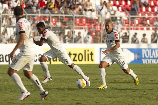 Durante a partida entre Ponte Preta x Corinthians realizada esta tarde no estádio Moisés Licarelli, em Campinas, jogo válido pelas oitavas de final do Campeonato Paulista de 2013