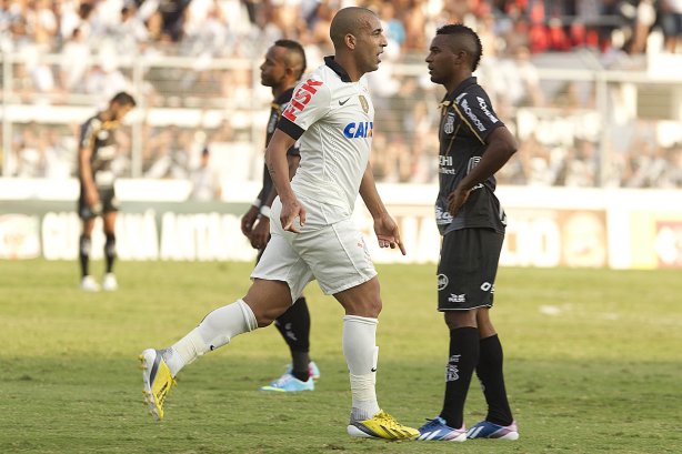Durante a partida entre Ponte Preta x Corinthians realizada esta tarde no estádio Moisés Licarelli, em Campinas, jogo válido pelas oitavas de final do Campeonato Paulista de 2013