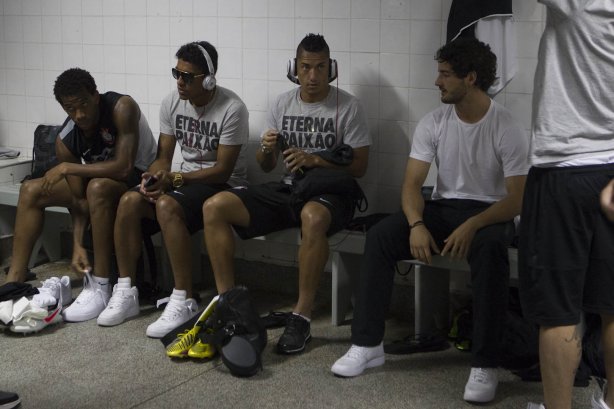 Nos vestiários antes da partida entre Ponte Preta x Corinthians realizada esta tarde no estádio Moisés Licarelli, em Campinas, jogo válido pelas oitavas de final do Campeonato Paulista de 2013