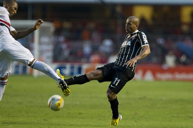 Durante a partida entre São Paulo x Corinthians realizada esta tarde no estádio do Morumbi, jogo válido pelas semifinais do Campeonato Paulista de 2013