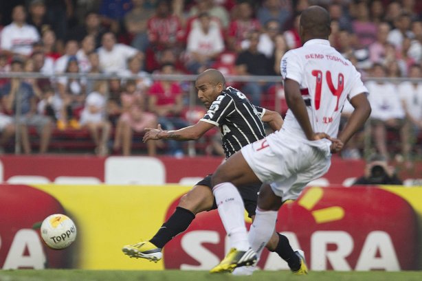 Durante a partida entre São Paulo x Corinthians realizada esta tarde no estádio do Morumbi, jogo válido pelas semifinais do Campeonato Paulista de 2013