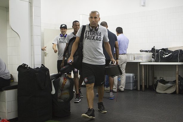 Nos vestiários antes da partida entre São Paulo x Corinthians realizada esta tarde no estádio do Morumbi, jogo válido pelas semifinais do Campeonato Paulista de 2013