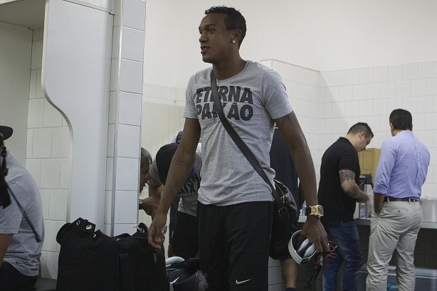 Nos vestiários antes da partida entre São Paulo x Corinthians realizada esta tarde no estádio do Morumbi, jogo válido pelas semifinais do Campeonato Paulista de 2013