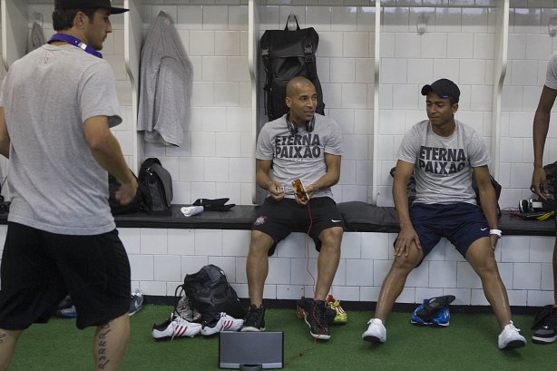 Nos vestiários antes da partida entre São Paulo x Corinthians realizada esta tarde no estádio do Morumbi, jogo válido pelas semifinais do Campeonato Paulista de 2013
