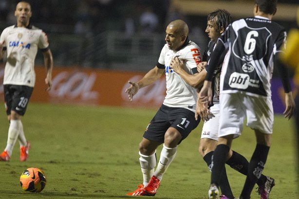 Durante a partida entre Corinthians x Ponte Preta/Campinas, realizada esta noite no estádio do Pacaembu, 3ª rodada do Campeonato Brasileiro de 2013