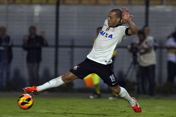 Durante a partida entre Corinthians x Ponte Preta/Campinas, realizada esta noite no estádio do Pacaembu, 3ª rodada do Campeonato Brasileiro de 2013