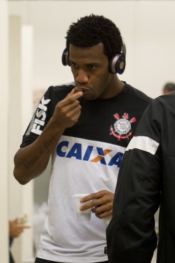 Nos vestiários antes da partida entre Corinthians x Ponte Preta/Campinas, realizada esta noite no estádio do Pacaembu, 3ª rodada do Campeonato Brasileiro de 2013