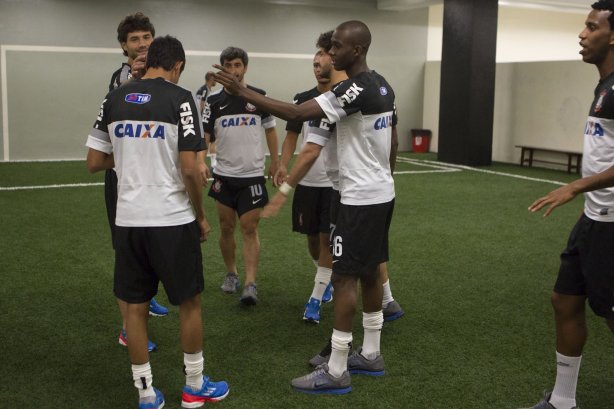 Nos vestiários antes da partida entre Corinthians x Portuguesa, realizada esta noite no estádio do Pacaembu, válida pela 5ª rodada do Campeonato Brasileiro de 2013