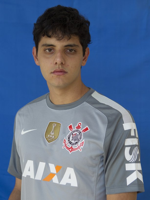 Fotos 3x4 após o treino desta manhã no CT Joaquim Grava, no Parque Ecológico do Tiete. O próximo jogo da equipe será dia 03/07, domingo, no Morumbi, jogo de ida válido pela Recopa 2013