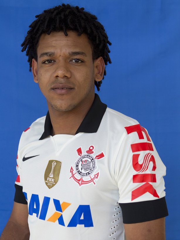 Fotos 3x4 após o treino desta manhã no CT Joaquim Grava, no Parque Ecológico do Tiete. O próximo jogo da equipe será dia 03/07, domingo, no Morumbi, jogo de ida válido pela Recopa 2013