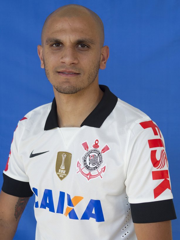 Fotos 3x4 após o treino desta manhã no CT Joaquim Grava, no Parque Ecológico do Tiete. O próximo jogo da equipe será dia 03/07, domingo, no Morumbi, jogo de ida válido pela Recopa 2013