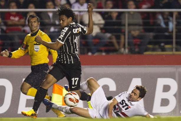 Durante a partida entre São Paulo x Corinthians, realizada esta noite no estádio do Morumbi, jogo de ida da Recopa 2013