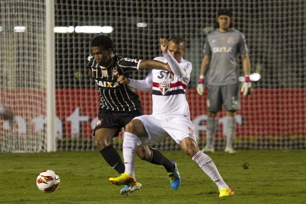 Durante a partida entre São Paulo x Corinthians, realizada esta noite no estádio do Morumbi, jogo de ida da Recopa 2013