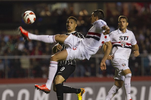 Durante a partida entre São Paulo x Corinthians, realizada esta noite no estádio do Morumbi, jogo de ida da Recopa 2013