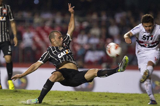 Durante a partida entre São Paulo x Corinthians, realizada esta noite no estádio do Morumbi, jogo de ida da Recopa 2013