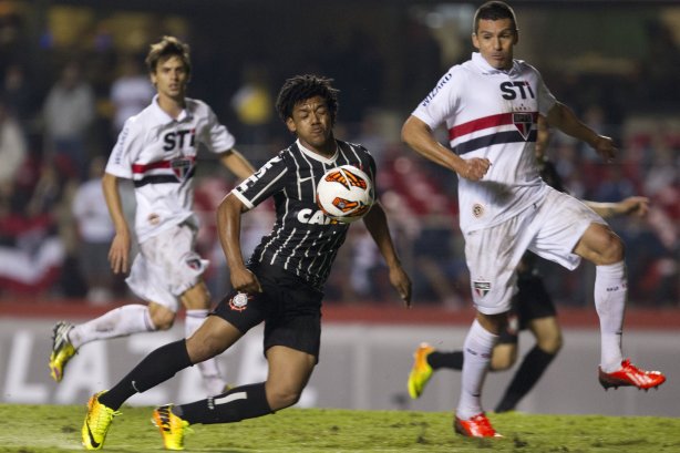 Durante a partida entre São Paulo x Corinthians, realizada esta noite no estádio do Morumbi, jogo de ida da Recopa 2013
