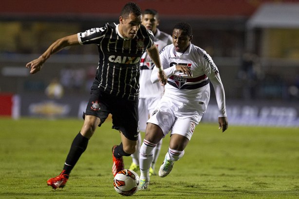 Durante a partida entre São Paulo x Corinthians, realizada esta noite no estádio do Morumbi, jogo de ida da Recopa 2013