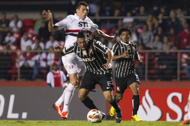 Durante a partida entre São Paulo x Corinthians, realizada esta noite no estádio do Morumbi, jogo de ida da Recopa 2013