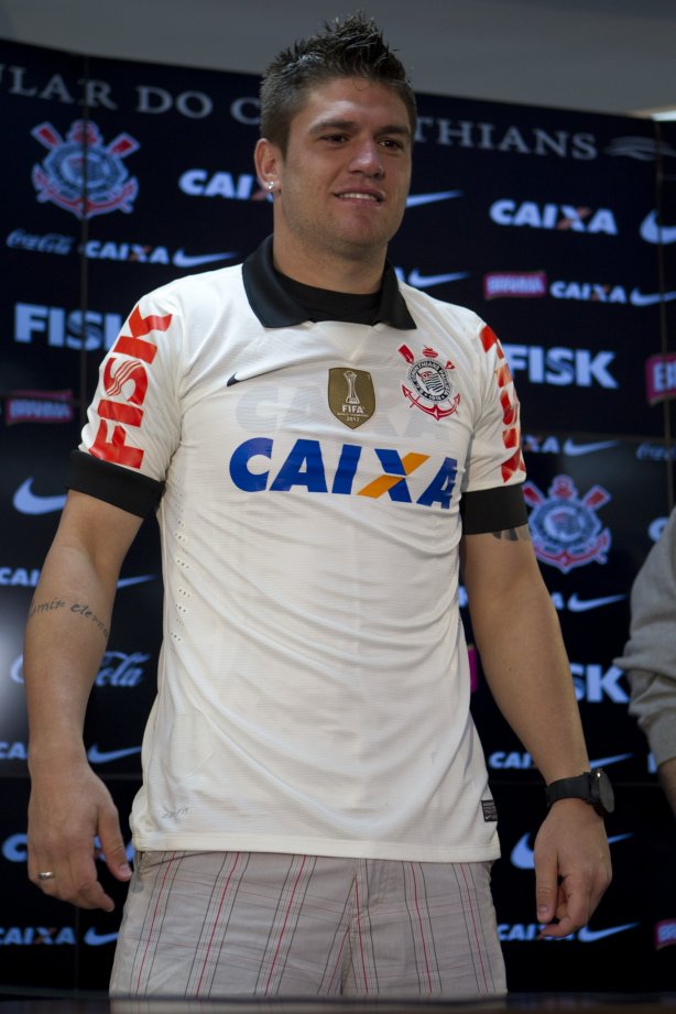 O volante Jocinei foi apresentado pelo Diretor de Futebol, Roberto de Andrade, após o treino desta manhã no CT Joaquim Grava, no Parque Ecológico do Tiete. O próximo jogo da equipe será domingo, dia 14/07, no estádio do Pacaembu, contra o Atlético-MG, 7ª rodada do Campeonato Brasileiro de 2013