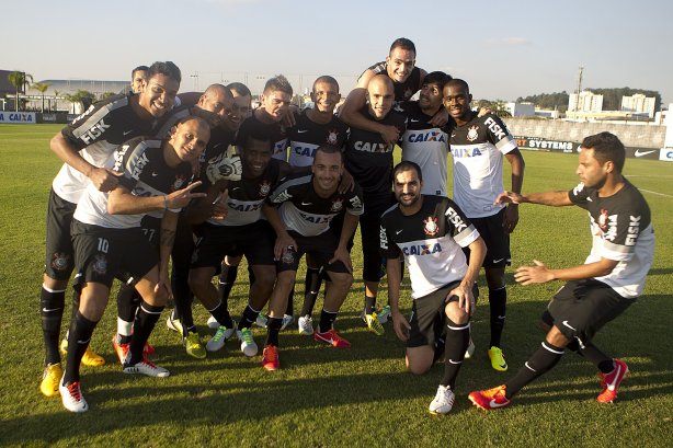 Durante o treino desta tarde no CT Joaquim Grava, no Parque Ecológico do Tiete. O próximo jogo da equipe será amanhã, quarta-feira, dia 17/07, no estádio do Pacaembu, contra o São Paulo, jogo da volta válido pela Recopa 2013