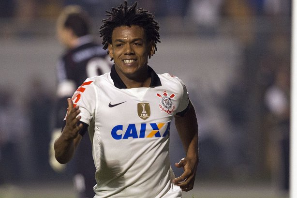 Durante a partida entre Corinthians x São Paulo, realizada esta noite no estádio do Pacaembu, jogo da volta, decisão da Recopa 2013