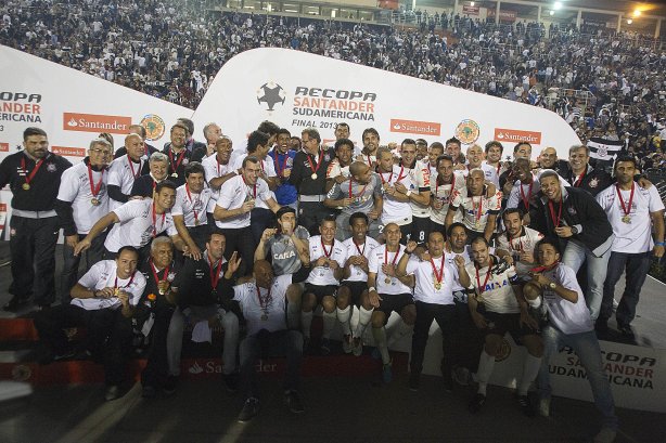 Durante a partida entre Corinthians x São Paulo, realizada esta noite no estádio do Pacaembu, jogo da volta, decisão da Recopa 2013