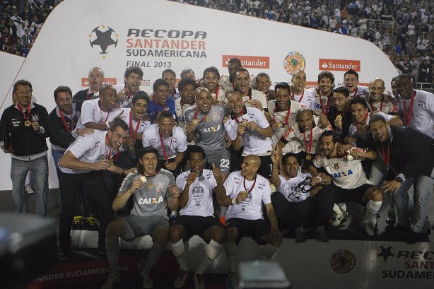 Durante a partida entre Corinthians x São Paulo, realizada esta noite no estádio do Pacaembu, jogo da volta, decisão da Recopa 2013