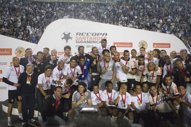 Durante a partida entre Corinthians x São Paulo, realizada esta noite no estádio do Pacaembu, jogo da volta, decisão da Recopa 2013
