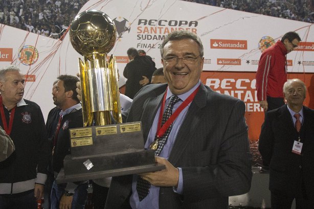 Durante a partida entre Corinthians x São Paulo, realizada esta noite no estádio do Pacaembu, jogo da volta, decisão da Recopa 2013