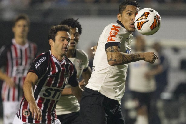 Durante a partida entre Corinthians x São Paulo, realizada esta noite no estádio do Pacaembu, jogo da volta, decisão da Recopa 2013
