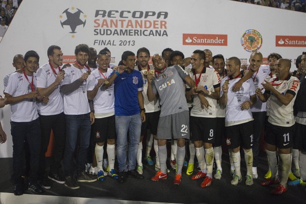 Durante a partida entre Corinthians x São Paulo, realizada esta noite no estádio do Pacaembu, jogo da volta, decisão da Recopa 2013