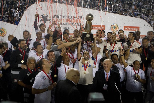 Durante a partida entre Corinthians x São Paulo, realizada esta noite no estádio do Pacaembu, jogo da volta, decisão da Recopa 2013