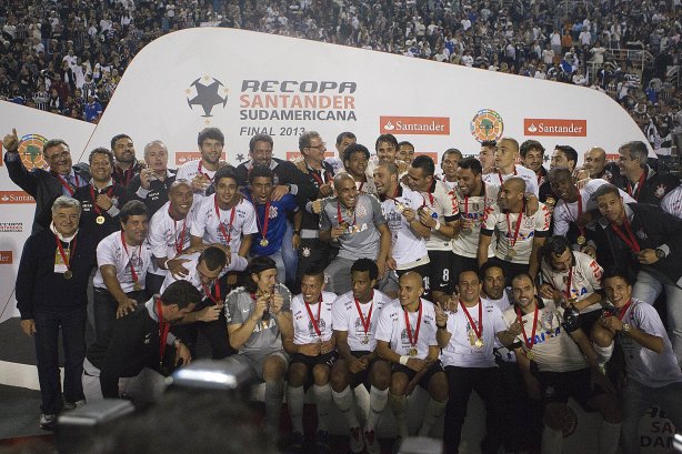 Durante a partida entre Corinthians x São Paulo, realizada esta noite no estádio do Pacaembu, jogo da volta, decisão da Recopa 2013