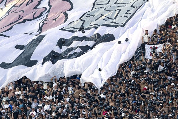 Durante a partida entre Corinthians x São Paulo, realizada esta tarde no estádio do Pacaembu, válida pela 9ª rodada do Campeonato Brasileiro de 2013