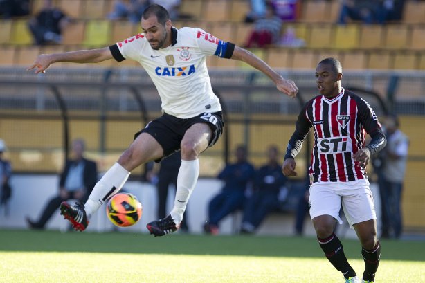 Durante a partida entre Corinthians x São Paulo, realizada esta tarde no estádio do Pacaembu, válida pela 9ª rodada do Campeonato Brasileiro de 2013