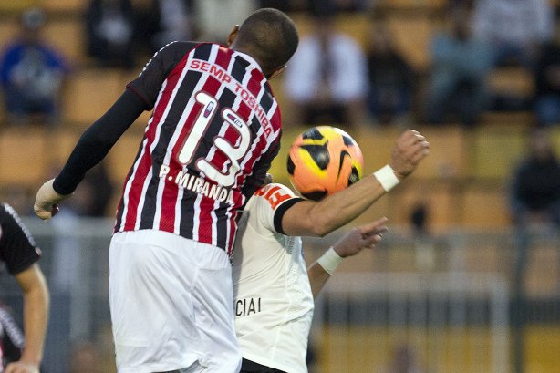 Durante a partida entre Corinthians x São Paulo, realizada esta tarde no estádio do Pacaembu, válida pela 9ª rodada do Campeonato Brasileiro de 2013