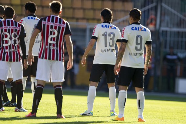 Durante a partida entre Corinthians x São Paulo, realizada esta tarde no estádio do Pacaembu, válida pela 9ª rodada do Campeonato Brasileiro de 2013