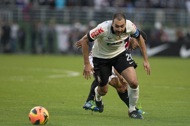Durante a partida entre Corinthians x São Paulo, realizada esta tarde no estádio do Pacaembu, válida pela 9ª rodada do Campeonato Brasileiro de 2013