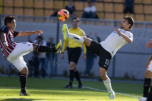 Durante a partida entre Corinthians x São Paulo, realizada esta tarde no estádio do Pacaembu, válida pela 9ª rodada do Campeonato Brasileiro de 2013