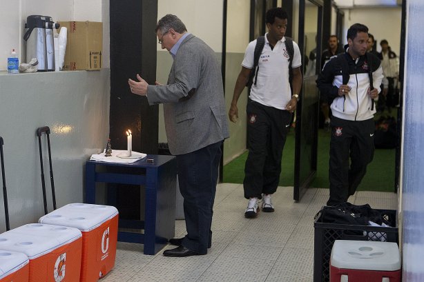 Nos vestiários antes da partida entre Corinthians x São Paulo, realizada esta tarde no estádio do Pacaembu, válida pela 9ª rodada do Campeonato Brasileiro de 2013