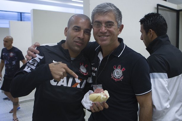 Nos vestiários antes da partida entre Corinthians x São Paulo, realizada esta tarde no estádio do Pacaembu, válida pela 9ª rodada do Campeonato Brasileiro de 2013
