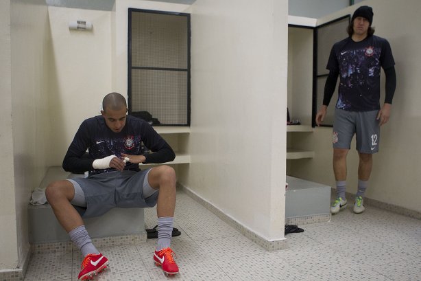 Nos vestiários antes da partida entre Corinthians x São Paulo, realizada esta tarde no estádio do Pacaembu, válida pela 9ª rodada do Campeonato Brasileiro de 2013