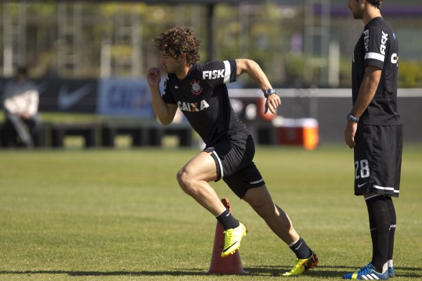 Durante o treino desta manhã no CT Joaquim Grava, no Parque Ecológico do Tiete. O próximo jogo da equipe será quarta-feira, dia 31/07, no Pacaembu, contra o Grêmio, pela 10ª rodada do Campeonato Brasileiro de 2013