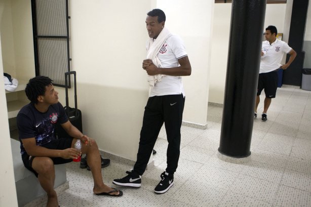Nos vestiários antes da partida entre Corinthians x Grêmio, realizada esta noite no estádio do Pacaembu, válida pela 10ª rodada do Campeonato Brasileiro de 2013