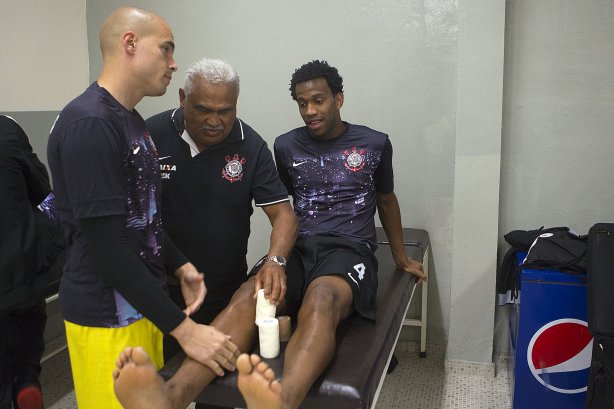 Nos vestiários antes da partida entre Corinthians x Grêmio, realizada esta noite no estádio do Pacaembu, válida pela 10ª rodada do Campeonato Brasileiro de 2013