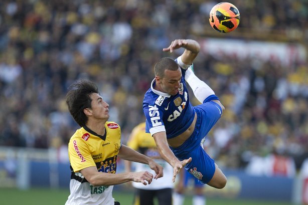 Durante a partida entre Criciuma/SC x Corinthians, realizada esta tarde no estádio Heriberto Hulse, válida pela 11ª rodada do Campeonato Brasileiro de 2013