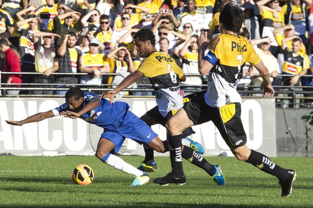 Durante a partida entre Criciuma/SC x Corinthians, realizada esta tarde no estádio Heriberto Hulse, válida pela 11ª rodada do Campeonato Brasileiro de 2013