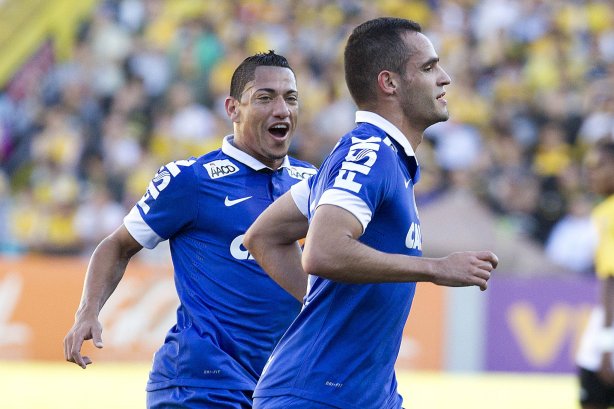 Durante a partida entre Criciuma/SC x Corinthians, realizada esta tarde no estádio Heriberto Hulse, válida pela 11ª rodada do Campeonato Brasileiro de 2013